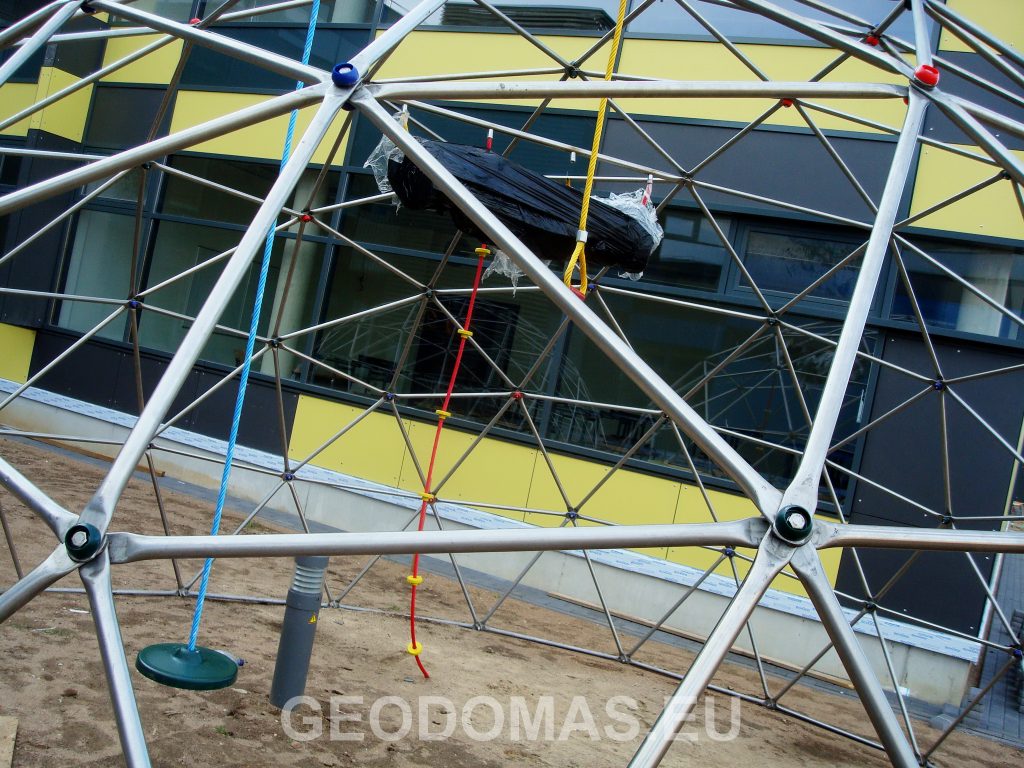 28m2 PLAYGROUND Ø6m ICO F4 H3m · 26